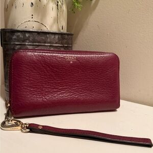 Fossil Leather Maroon  Zip Wallet Wristlet Issue No. 1954 EUC